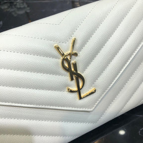 Bolsa YSL Monograma Pequena Branca com logo dourada